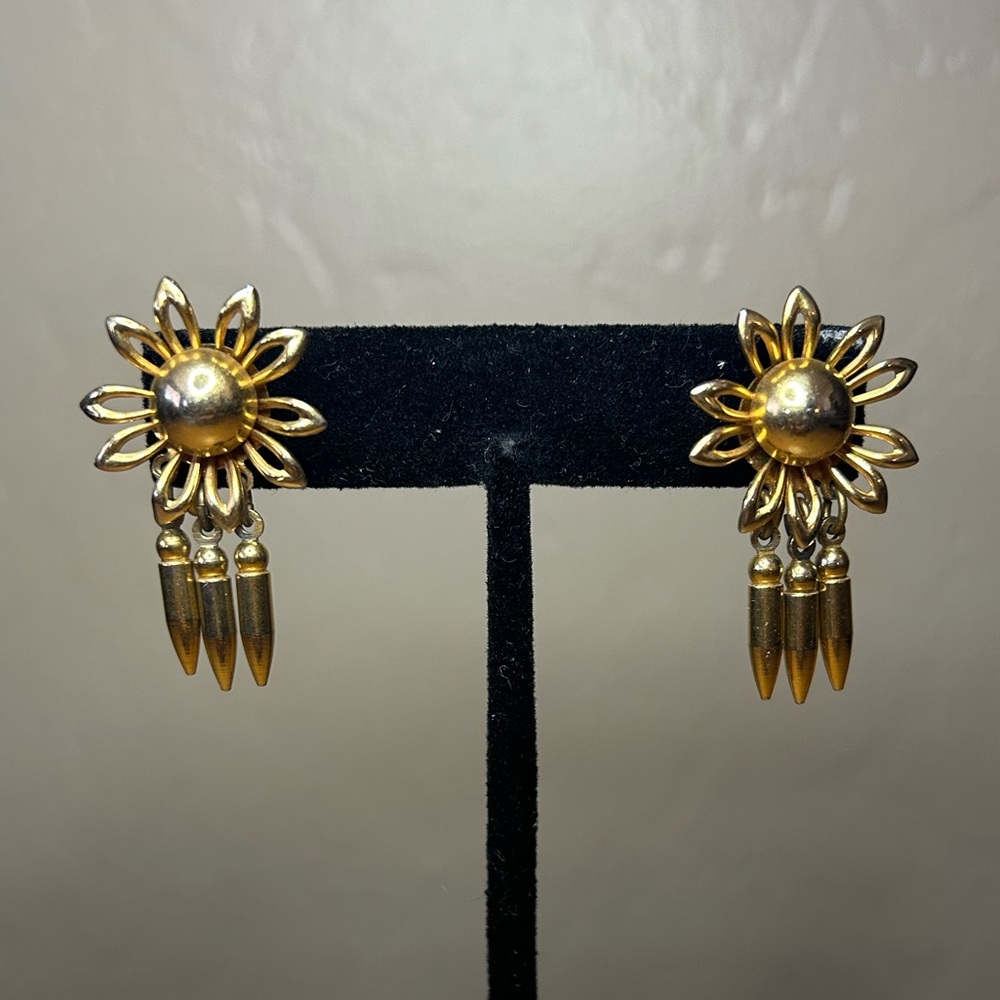 Vintage Gold Flower Non-Pierce Screw Back Dangle Earrings